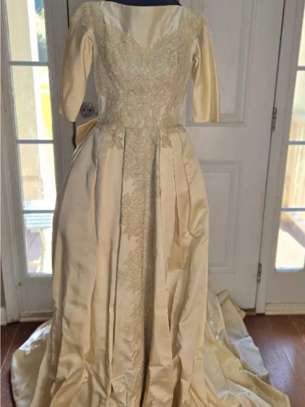 Jessica Cream Backless Bridal Ball Gown with Bow - Picture 2 of 16